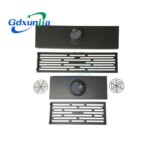 Langer Abwasserkanal mit geruchsabweisendem Bodenablauf aus feuergrauem Edelstahl