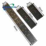 Langer Abwasserkanal mit geruchsabweisendem Bodenablauf aus feuergrauem Edelstahl